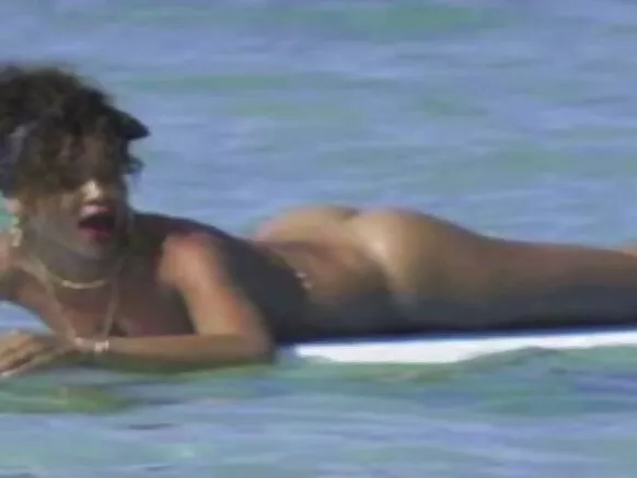 Rihanna aan faafreeb lahayn naaso weyn hd.